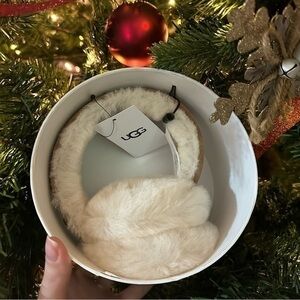 New UGG chestnut sheepskin earmuffs /chestnut earmuffs/ Ugg unisex/fur earmuffs